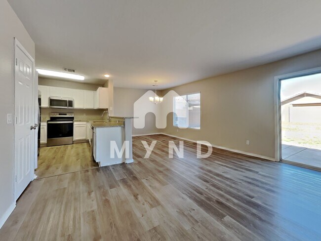 Building Photo - 11802 W Laurel Ln