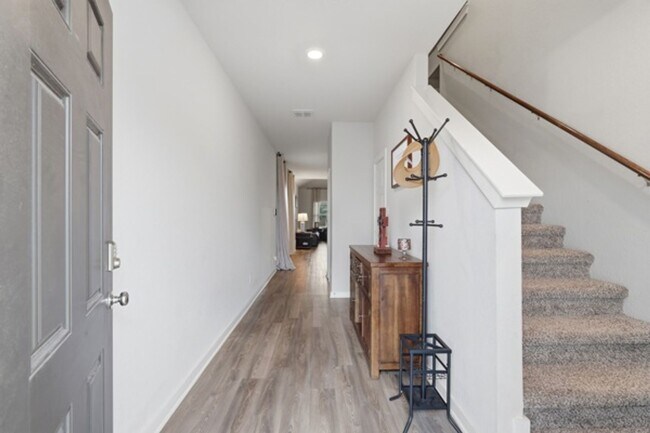 Foto del edificio - Move in June 2026! Beautiful 4 bd/3.5 bath near Randolph AFB!