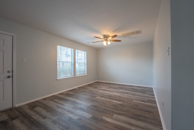 Foto del edificio - 6247 Elton Knolls St