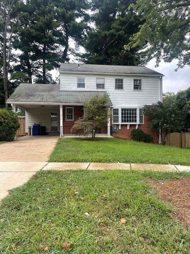 Single Family in Silver Spring - Single Family in Silver Spring