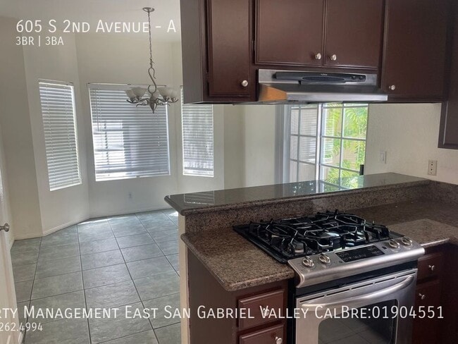 Building Photo - 605 S 2nd Ave