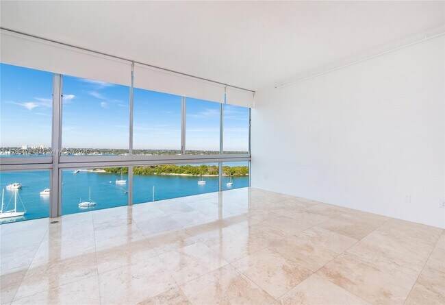 Foto del edificio - 7934 West Dr