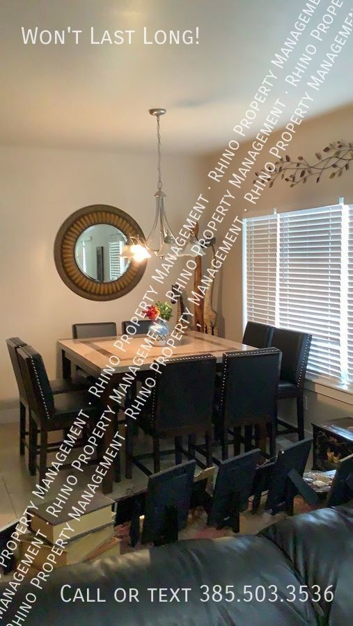 Foto del edificio - 3 Bed/3.5 Bath End Unit Townhouse in Sandy