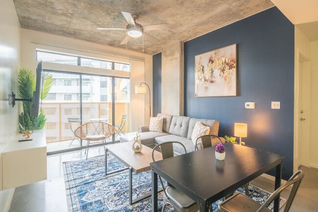 Building Photo - 333 E Roosevelt St