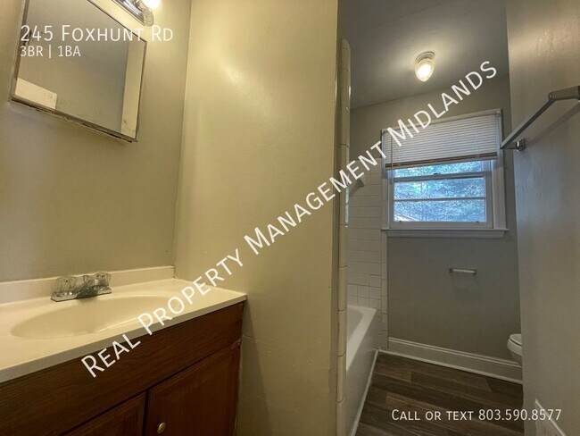 Building Photo - Join Our Rental Family & Make this Cozy 3 ...