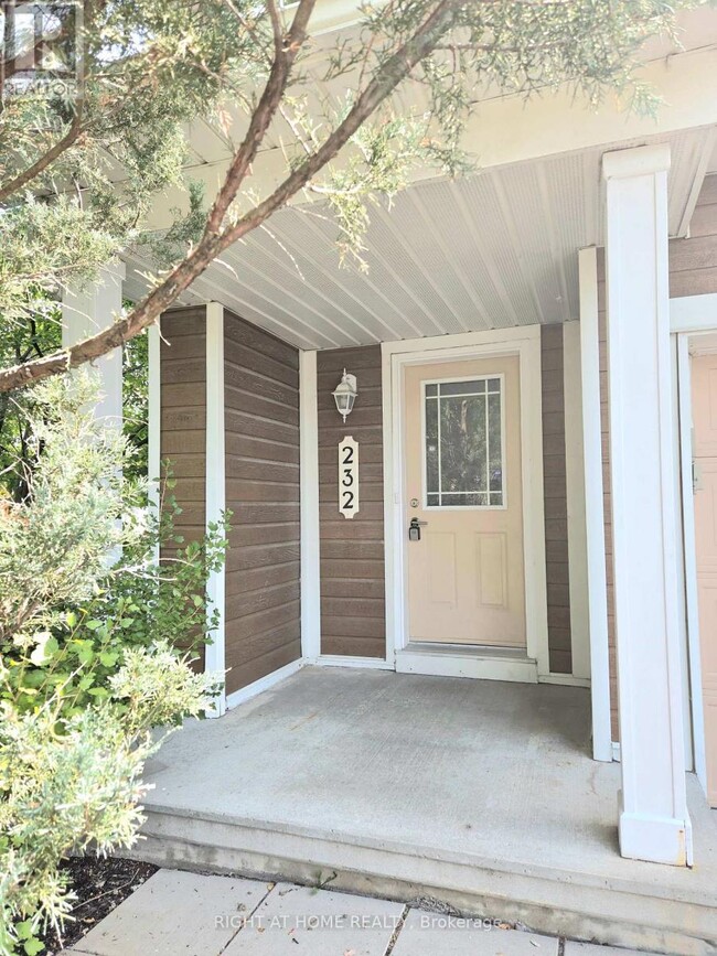 Building Photo - 232 Meadowbreeze Dr