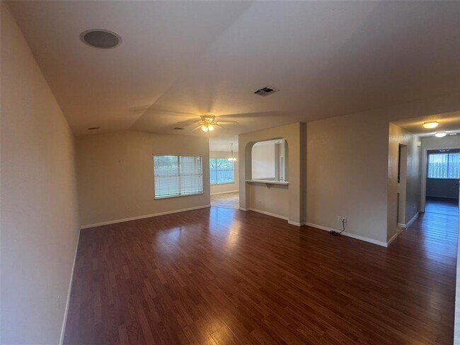Foto del edificio - 1002 Leah Ln