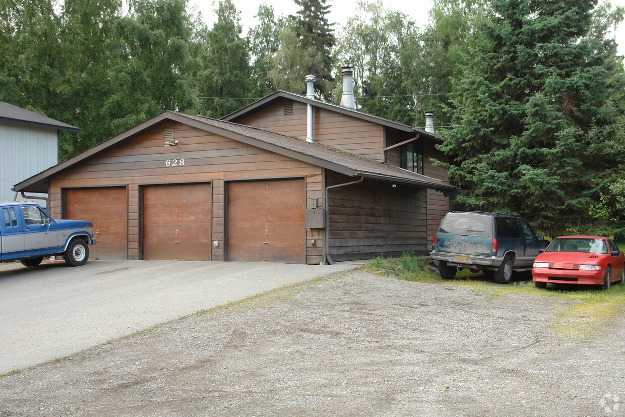 Building Photo - 618-628 E 75th Ave