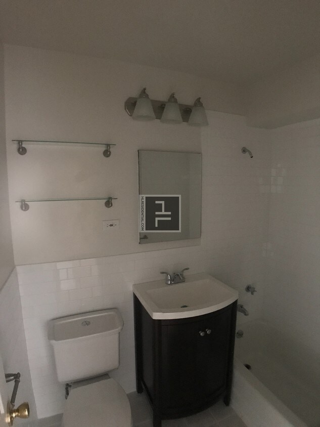 Foto del edificio - 300 W 55th St