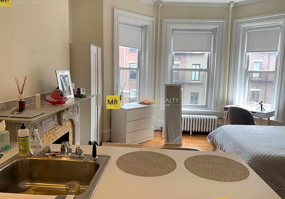 Primary Photo - 307 Beacon St