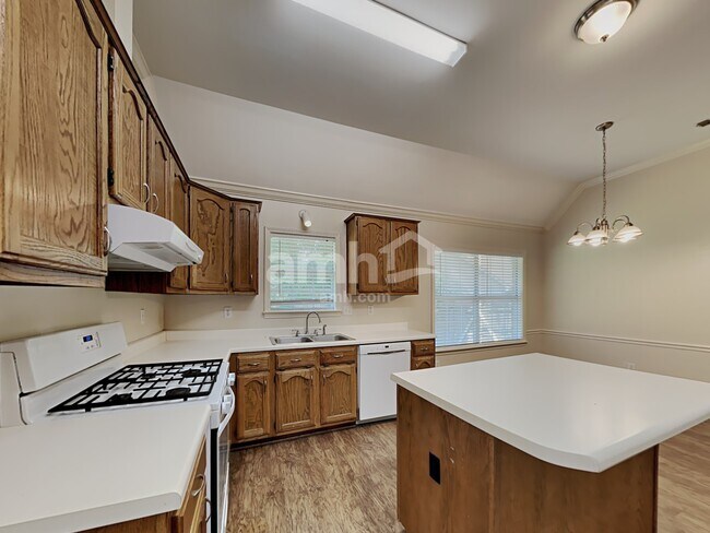 Foto del edificio - 6625 Laurel Valley Dr