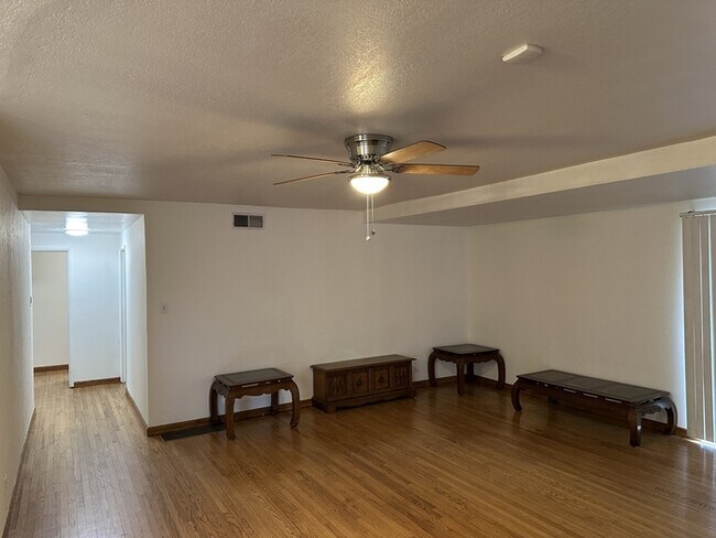Building Photo - Stockton 3 Bedroom 2 Bathroom Home