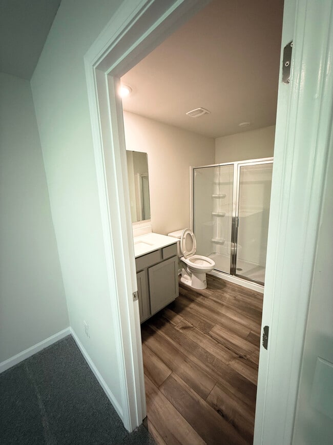 bathroom 1 - 1850 Autumn Mist Dr
