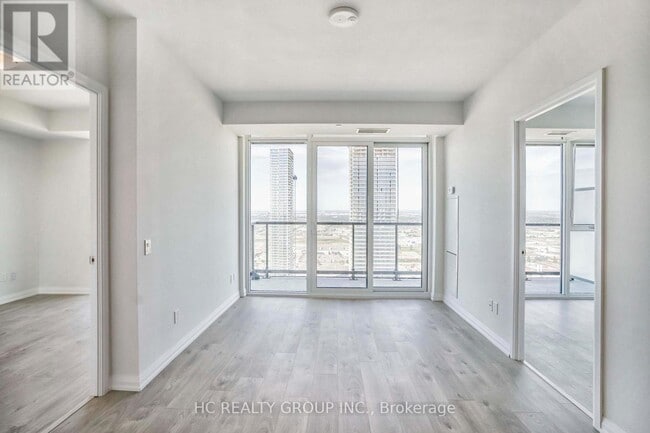 Photo du bâtiment - 7895 Jane St