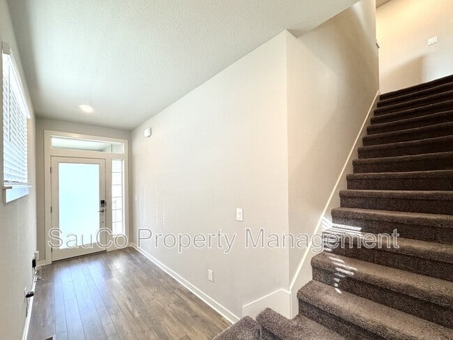 Building Photo - 6648 SE Genrosa St