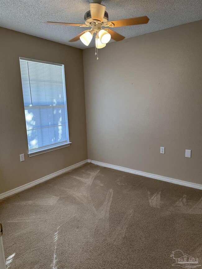 Building Photo - 132 Wildflower Ln