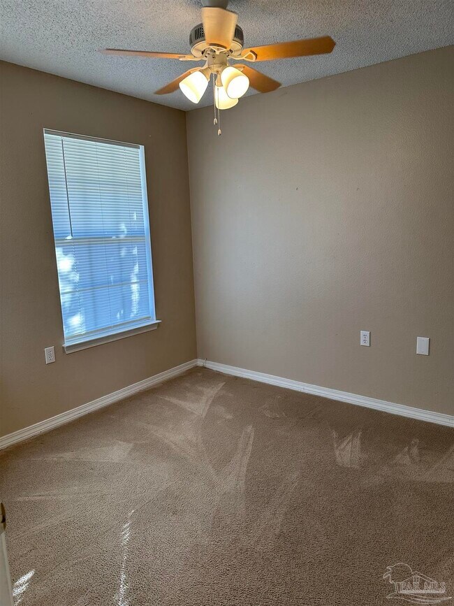 Foto del edificio - 132 Wildflower Ln