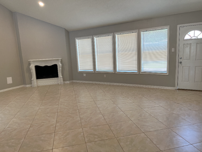 Foto del edificio - 2903 Woodland Grove Dr