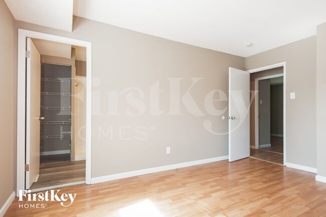 Building Photo - 9553 Winkler Dr