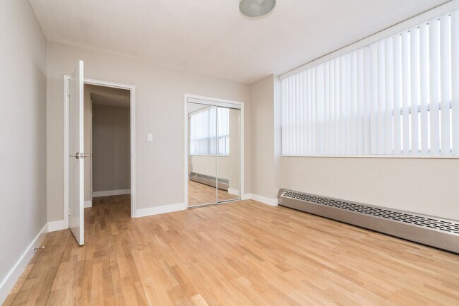 Photo du bâtiment - 190 Jameson Ave