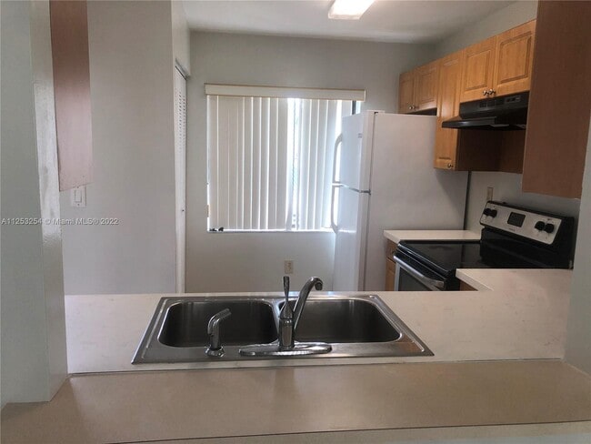 Building Photo - 1431 SW 124th Ct