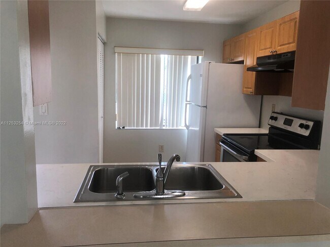 Foto del edificio - 1431 SW 124th Ct