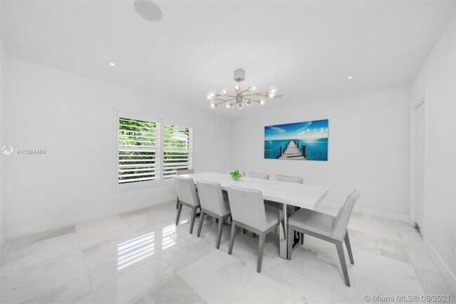 Foto del edificio - 7225 Vistalmar St