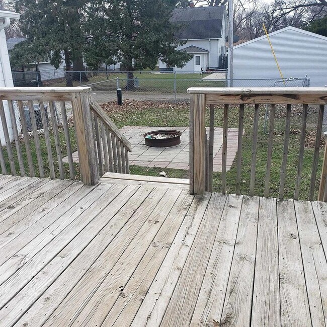 Foto del edificio - 2215 Falls Ave