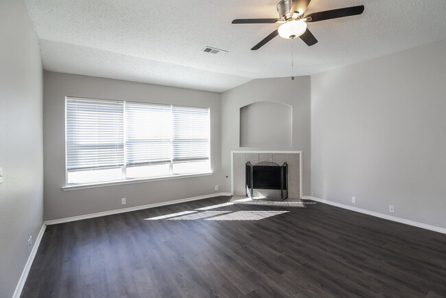 Building Photo - 822 Cascade Dr