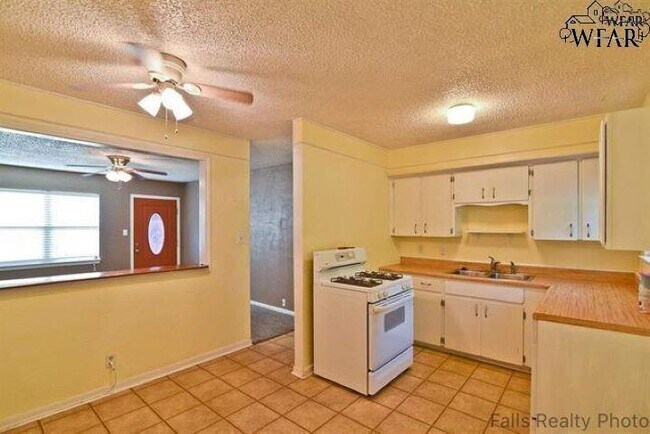 Foto del edificio - 1426 Harris Ln