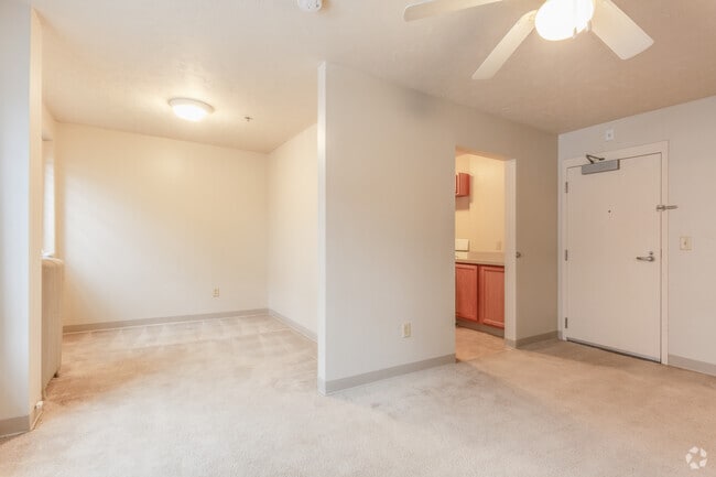 Studio 1BA 450 sq. ft. - University East Apartments