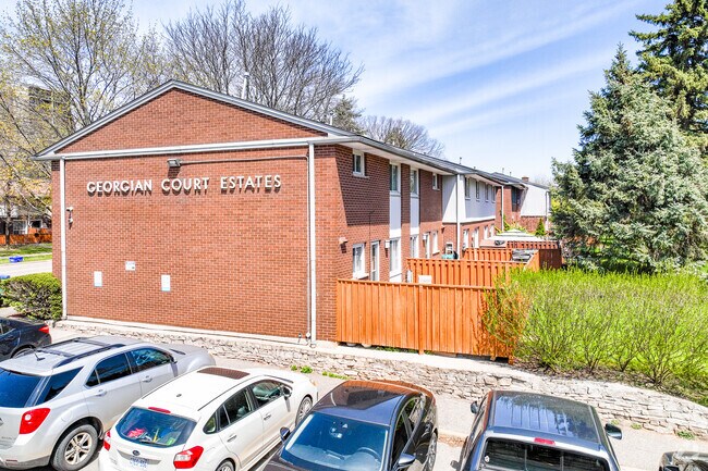 Photo du bâtiment - Georgian Court Townhomes