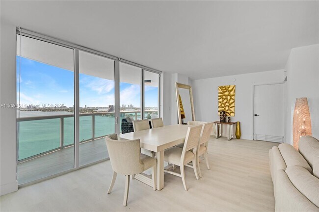 Foto del edificio - 1800 N Bayshore Dr