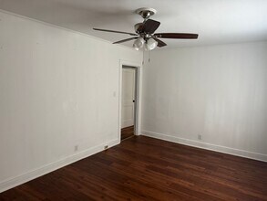 Building Photo - 1204 Julia Ave