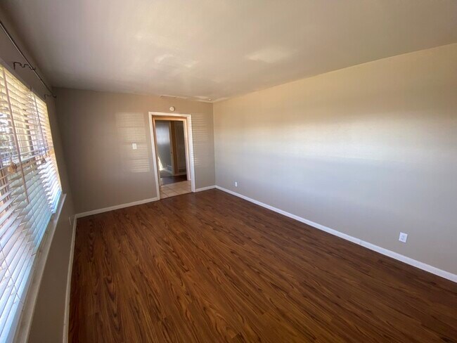 Foto del edificio - 3 bed 2 bath, 1 car garage