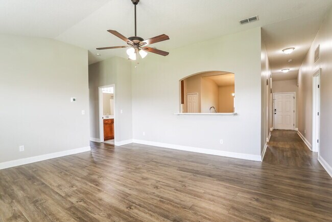 Foto del edificio - 3163 Pine Haven Dr