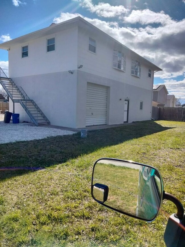 Building Photo - 306 Fulling Mill Rd