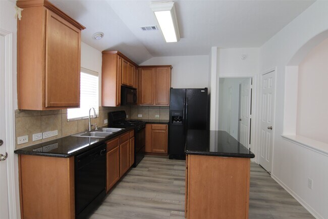 Building Photo - 25118 Hazel Ranch Dr