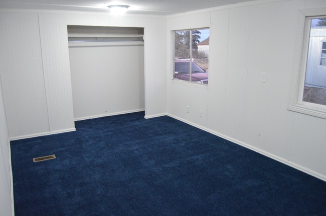 Building Photo - 1664 N Cedar St
