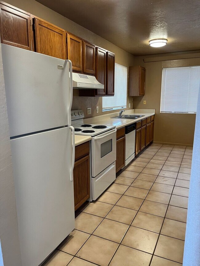 Foto del edificio - 3028 N Corrine Dr
