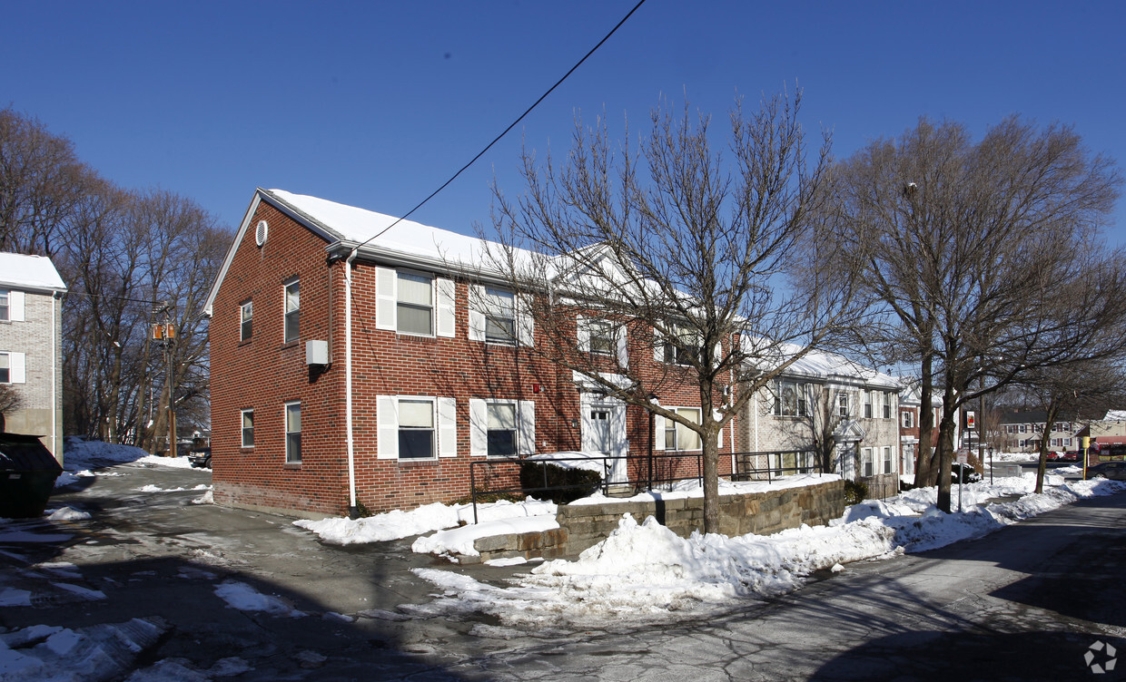 Primary Photo - Colonial Terrace