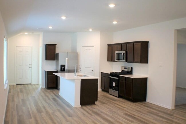 Building Photo - 1015 Maple Sunset Ct