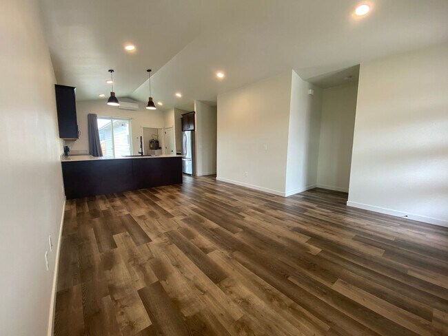 Foto del edificio - 2513 N Benjamin Ln