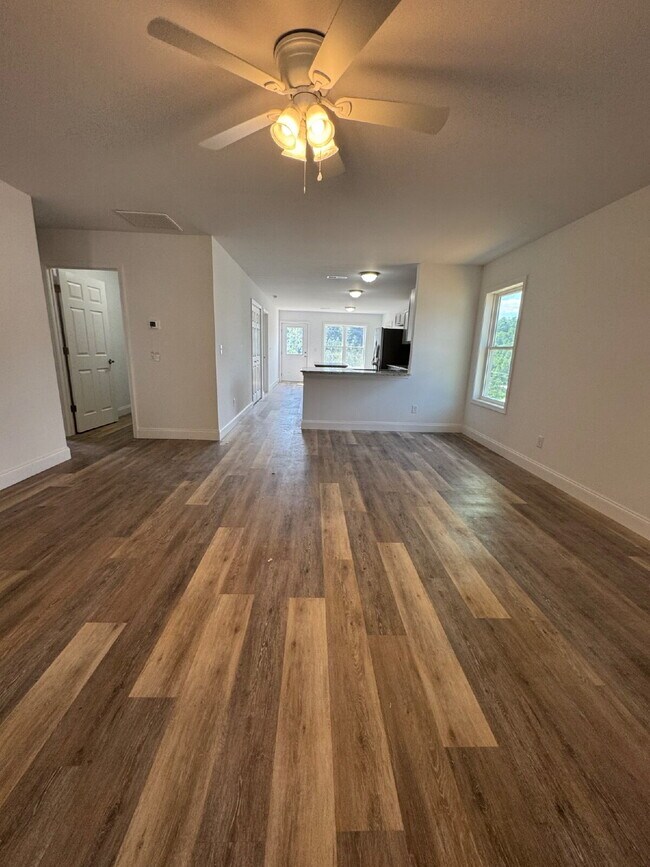 Foto del edificio - "Charming 3-Bed Retreat with Granite Touch...