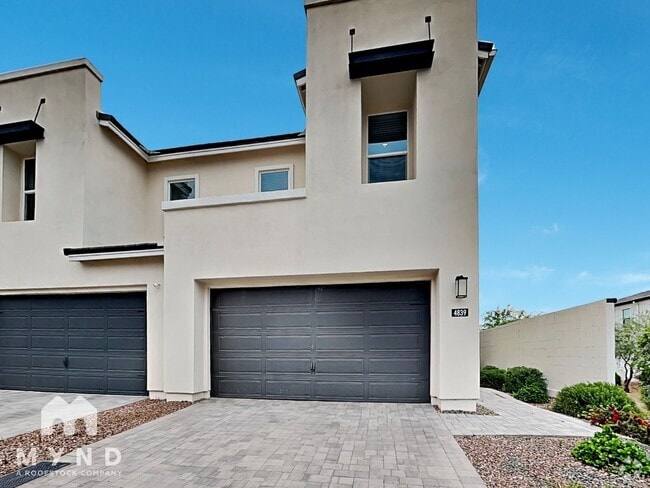 Building Photo - 4839 E Village Dr