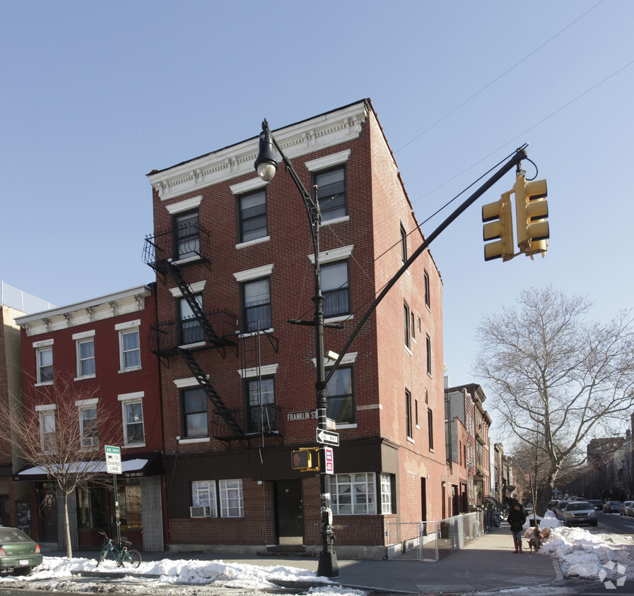 Primary Photo - 112 Franklin St