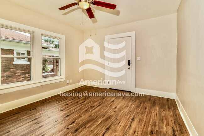 Building Photo - 318 S 39th St