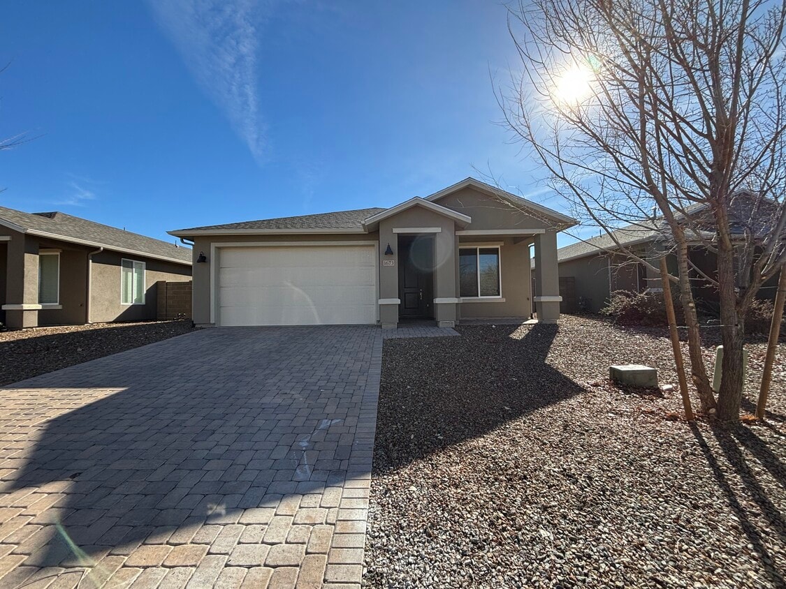Primary Photo - 1673 Stratford Pl