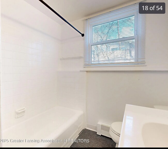 Foto del edificio - 3117 Holiday Dr