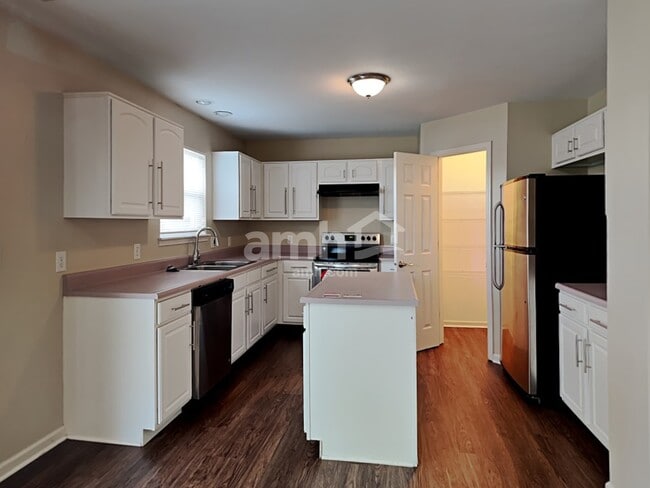 Building Photo - 5826 Columbia Cir